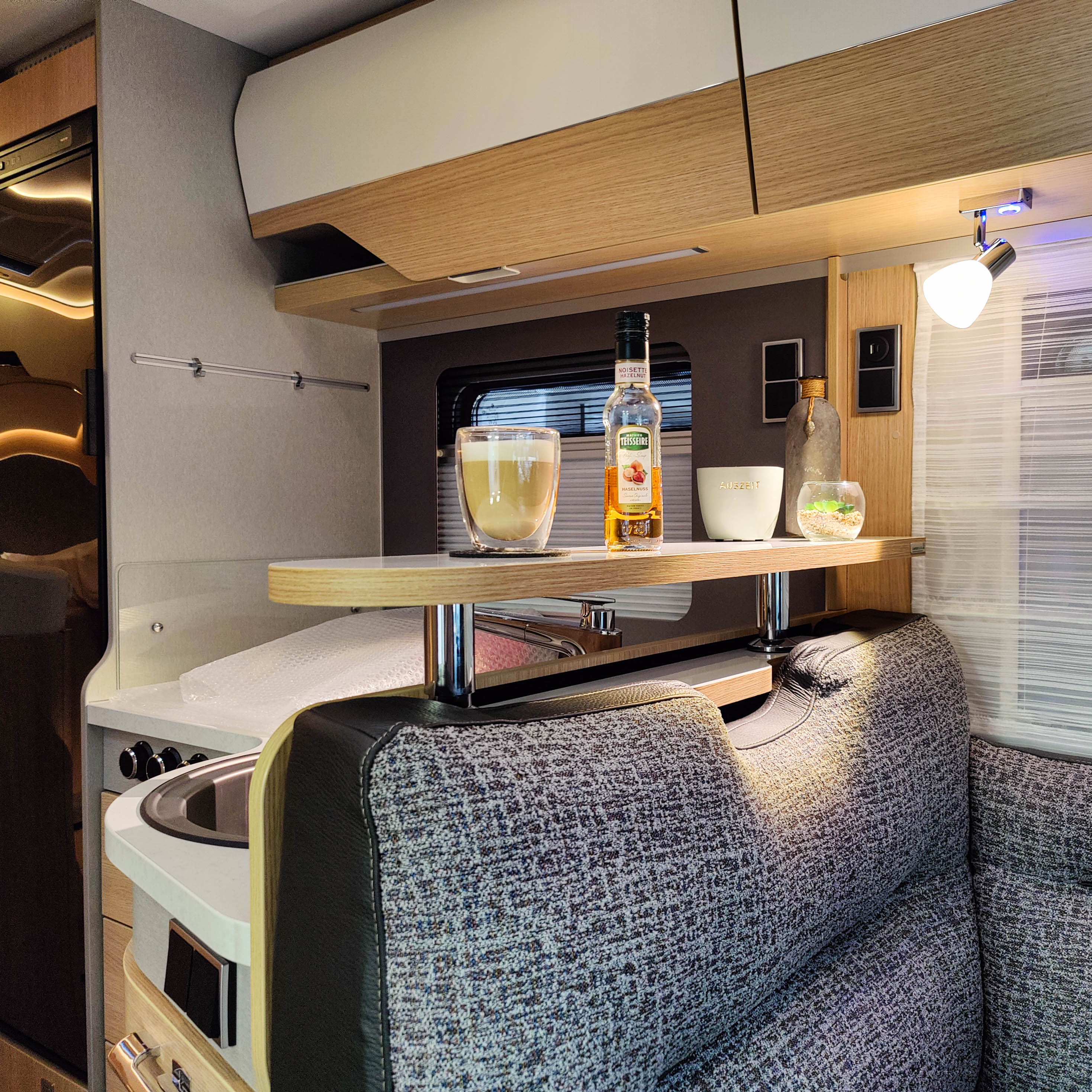 Tablette de rangement en 2 parties pour les modèles Hymer