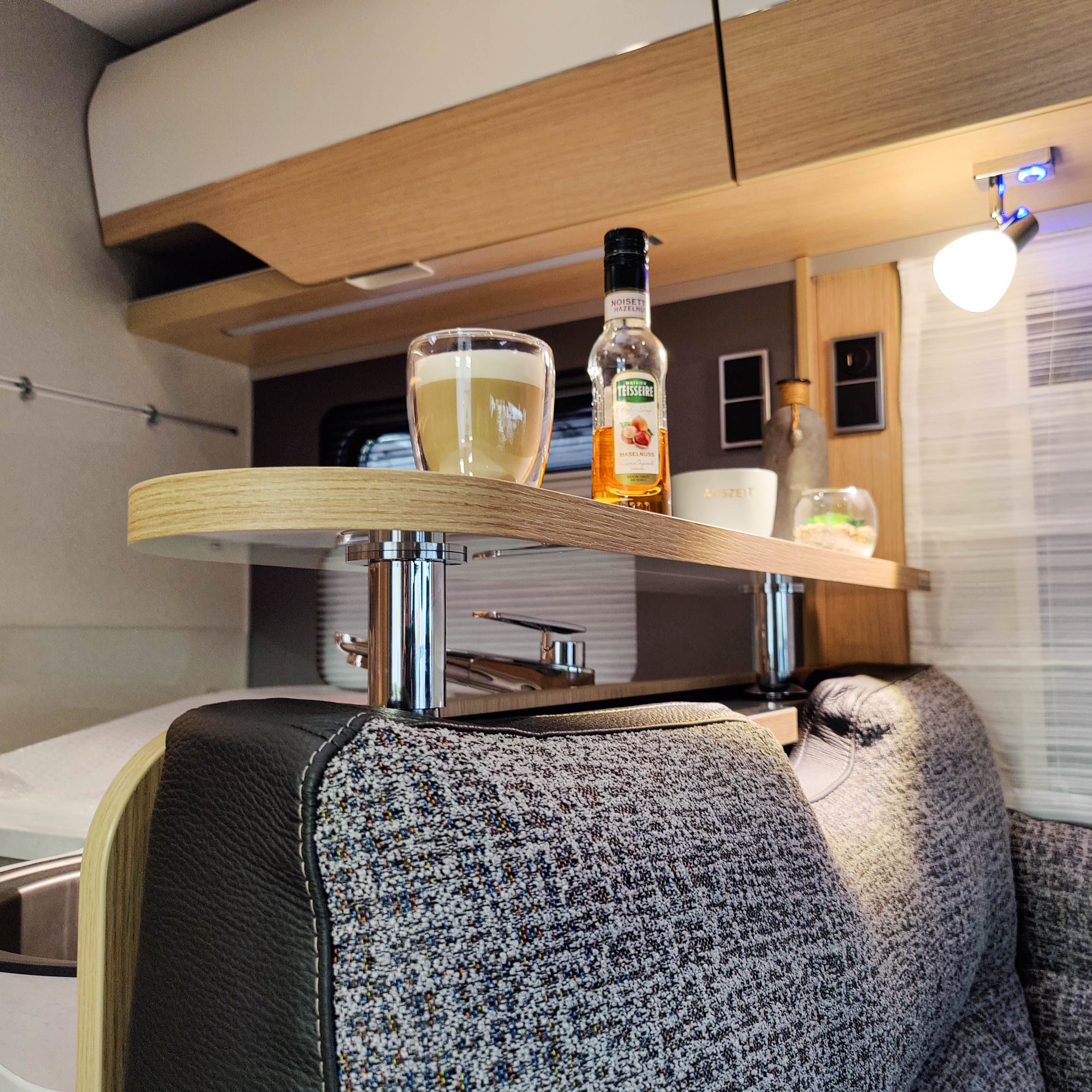 Tablette de rangement en 2 parties pour les modèles Hymer
