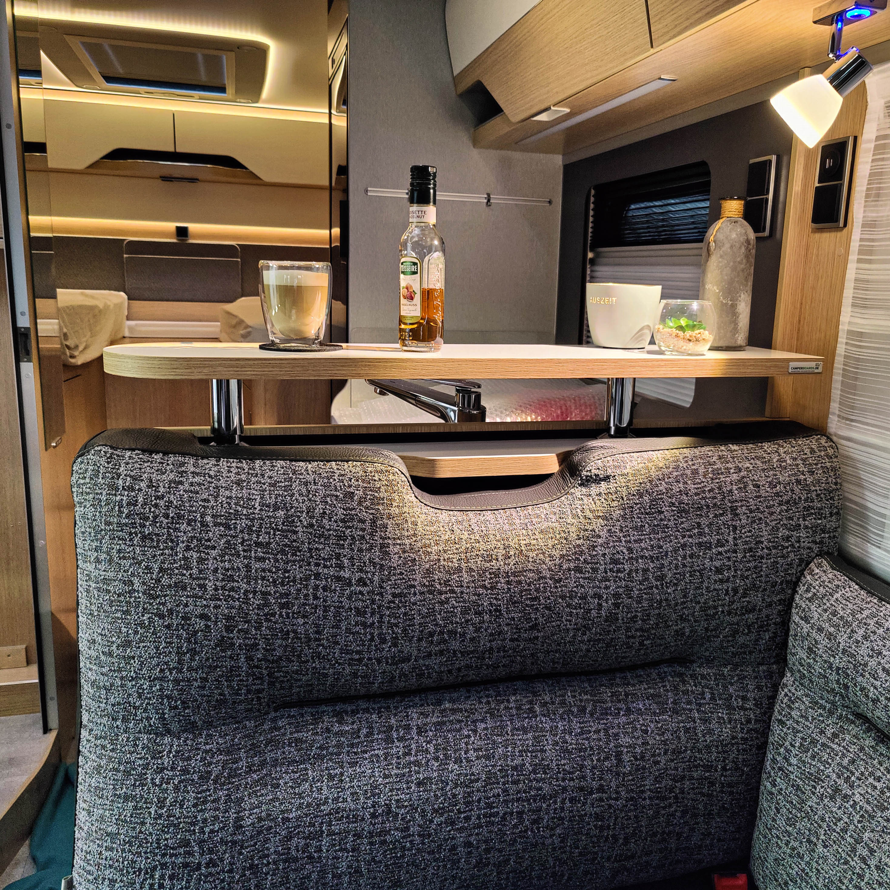 Tablette de rangement en 2 parties pour les modèles Hymer