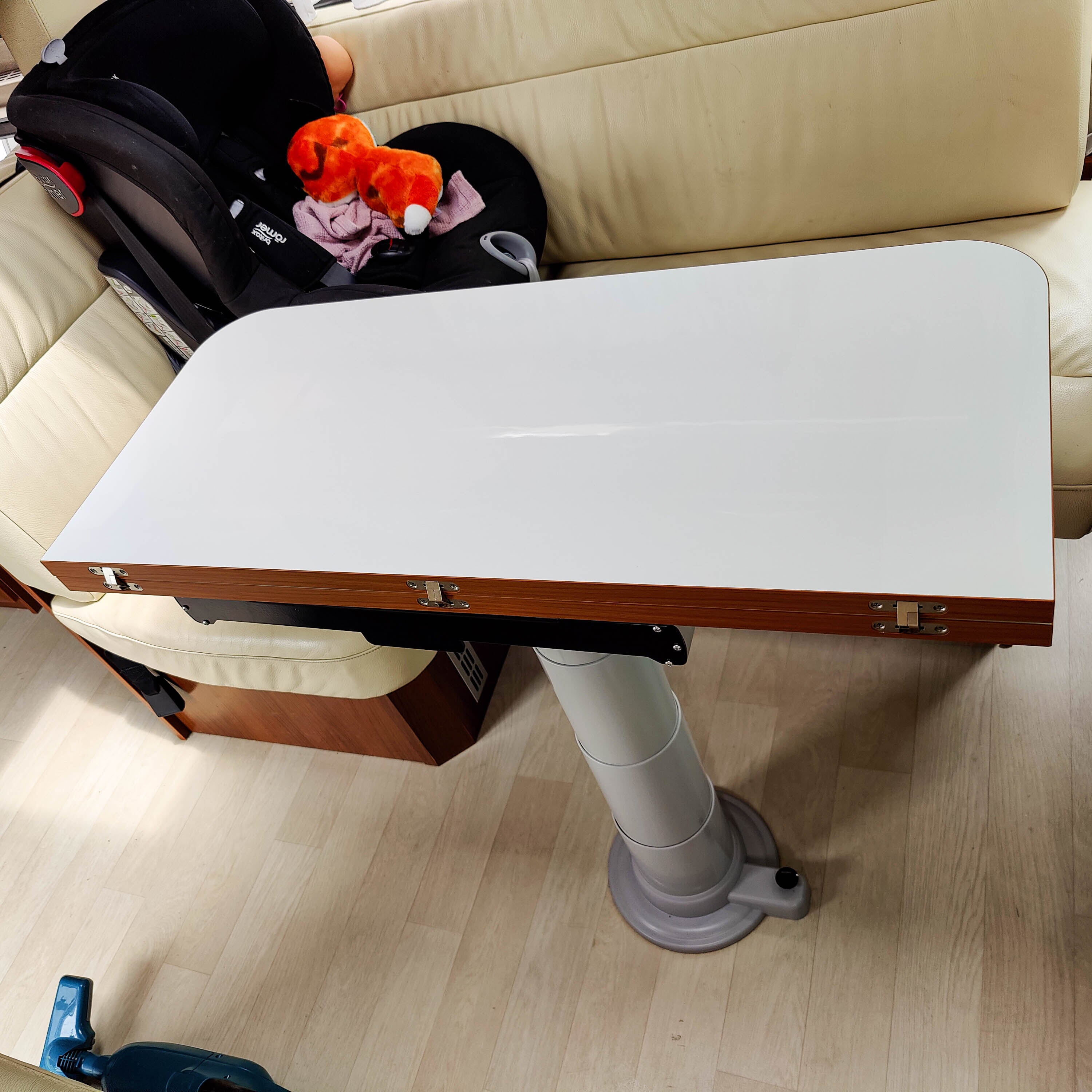 Piètement de table Nuova Mapa avec colonne réglable en hauteur pour plateaux rabattables