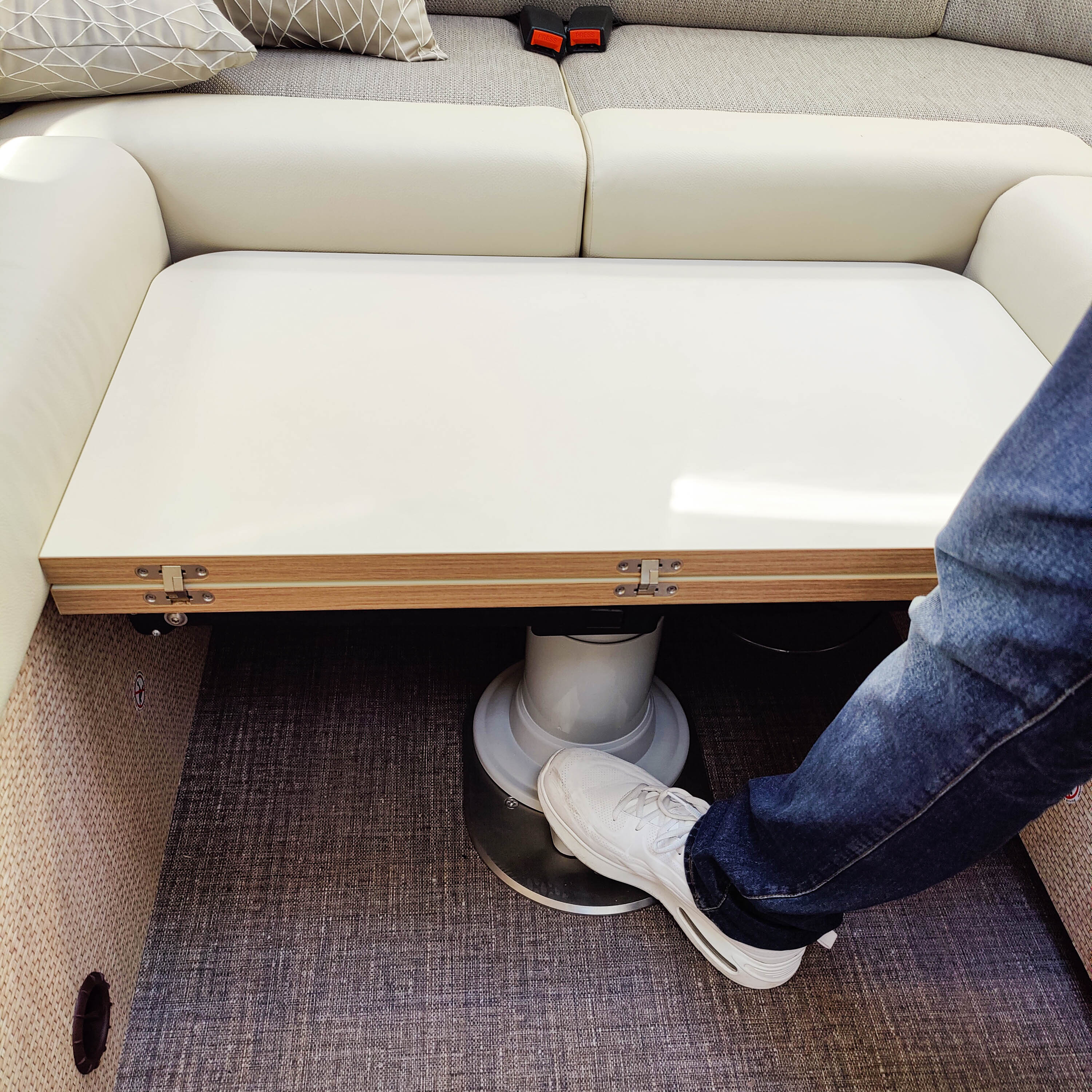 Piètement de table Nuova Mapa avec colonne réglable en hauteur pour plateaux rabattables