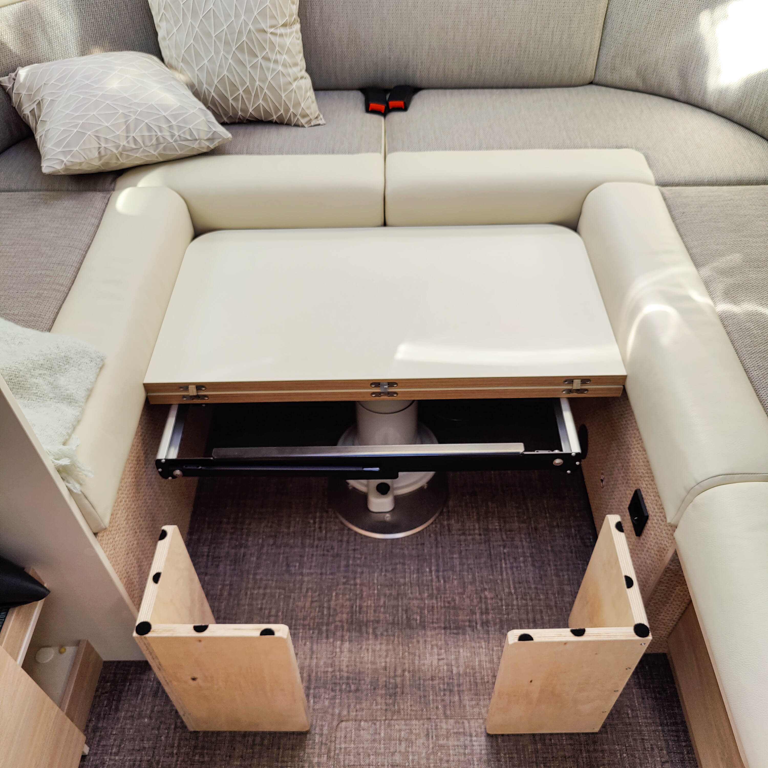 Piètement de table Nuova Mapa avec colonne réglable en hauteur pour plateaux rabattables