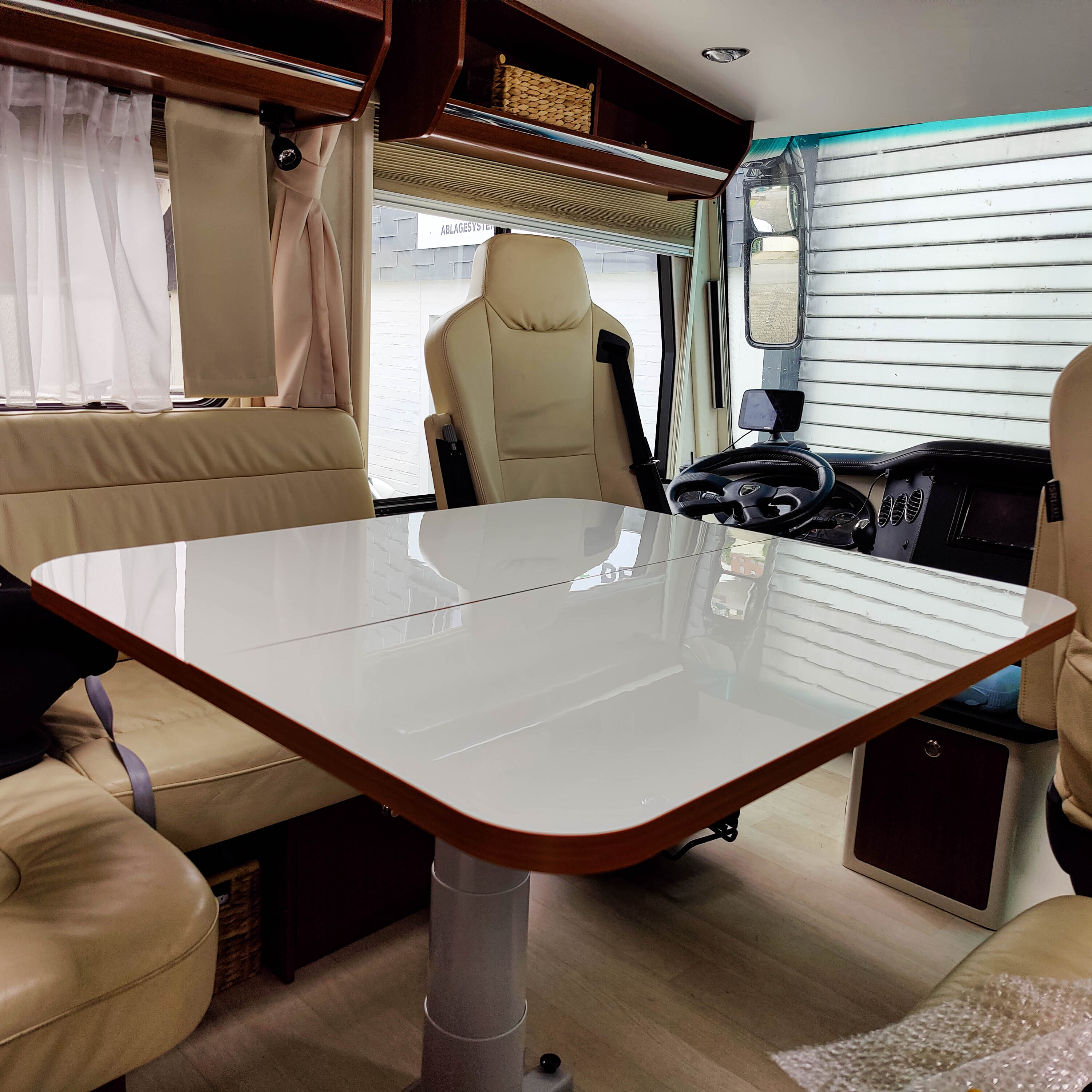 Piètement de table Nuova Mapa avec colonne réglable en hauteur pour plateaux rabattables