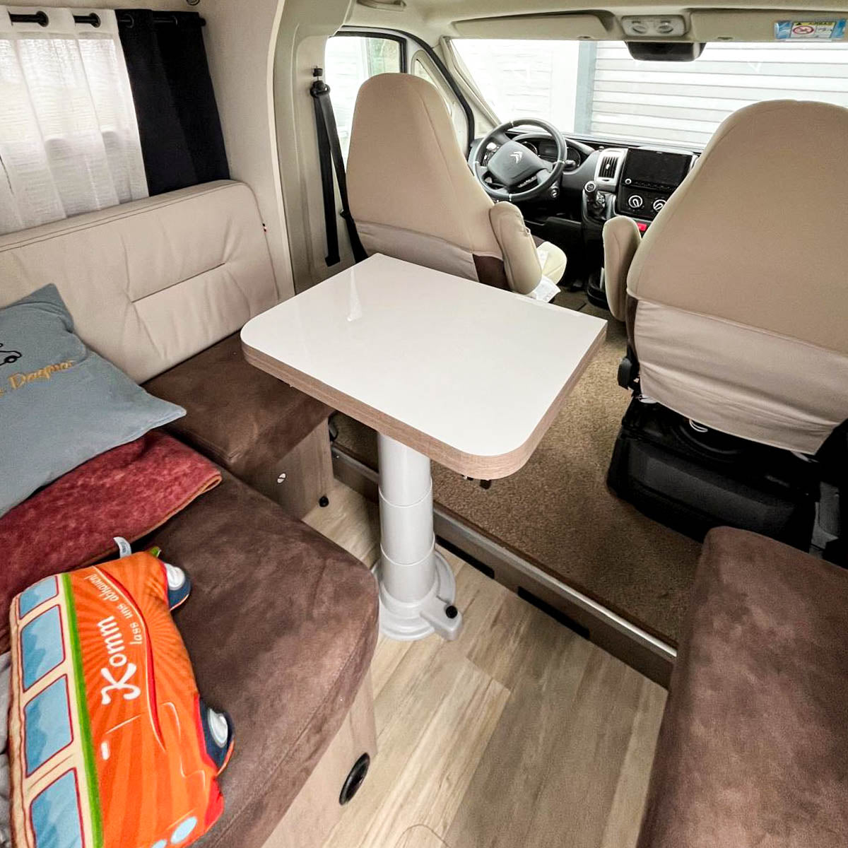 Piètement de table Nuova Mapa avec colonne réglable en hauteur pour plateaux rabattables