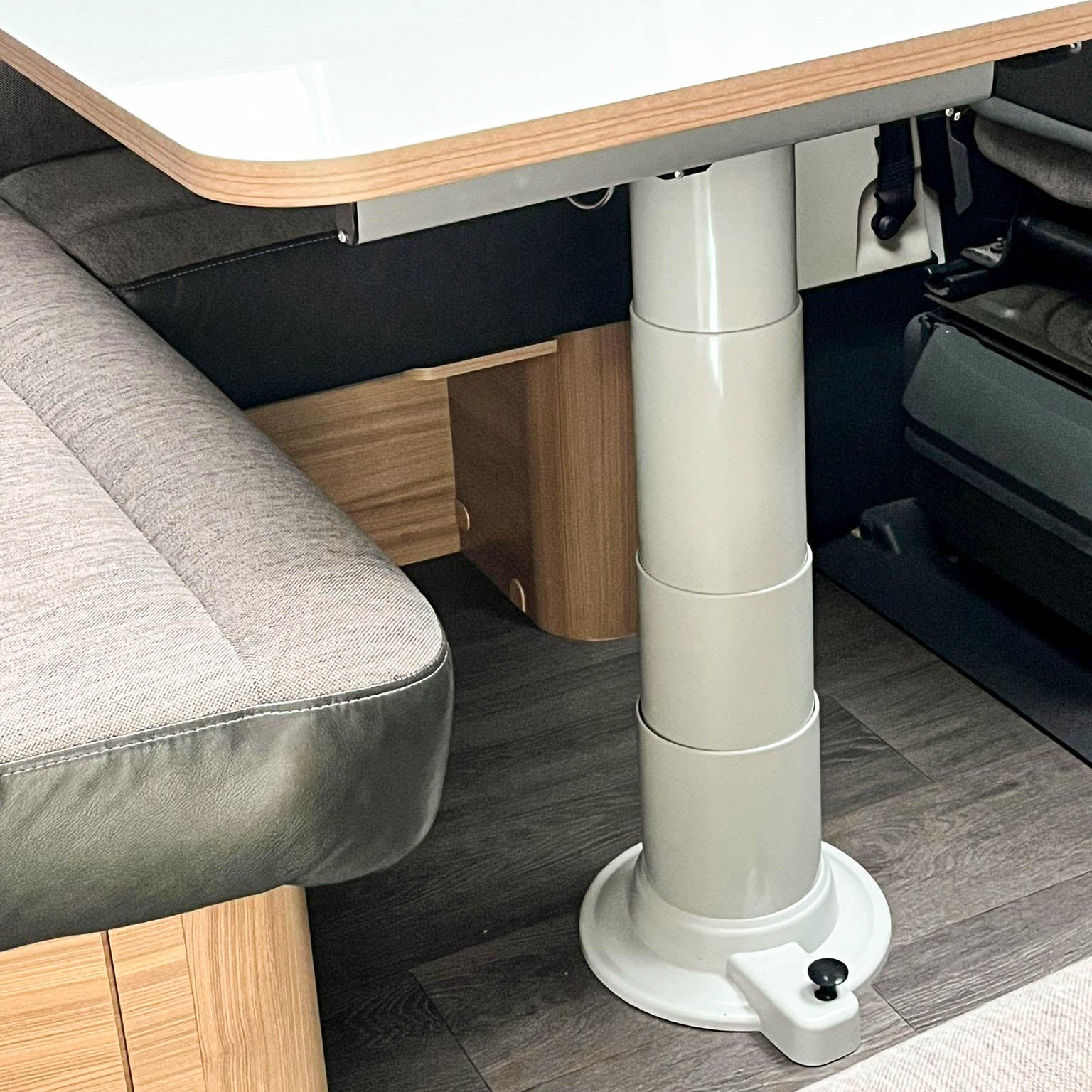 Piètement de table Nuova Mapa avec colonne réglable en hauteur pour plateaux de table classiques