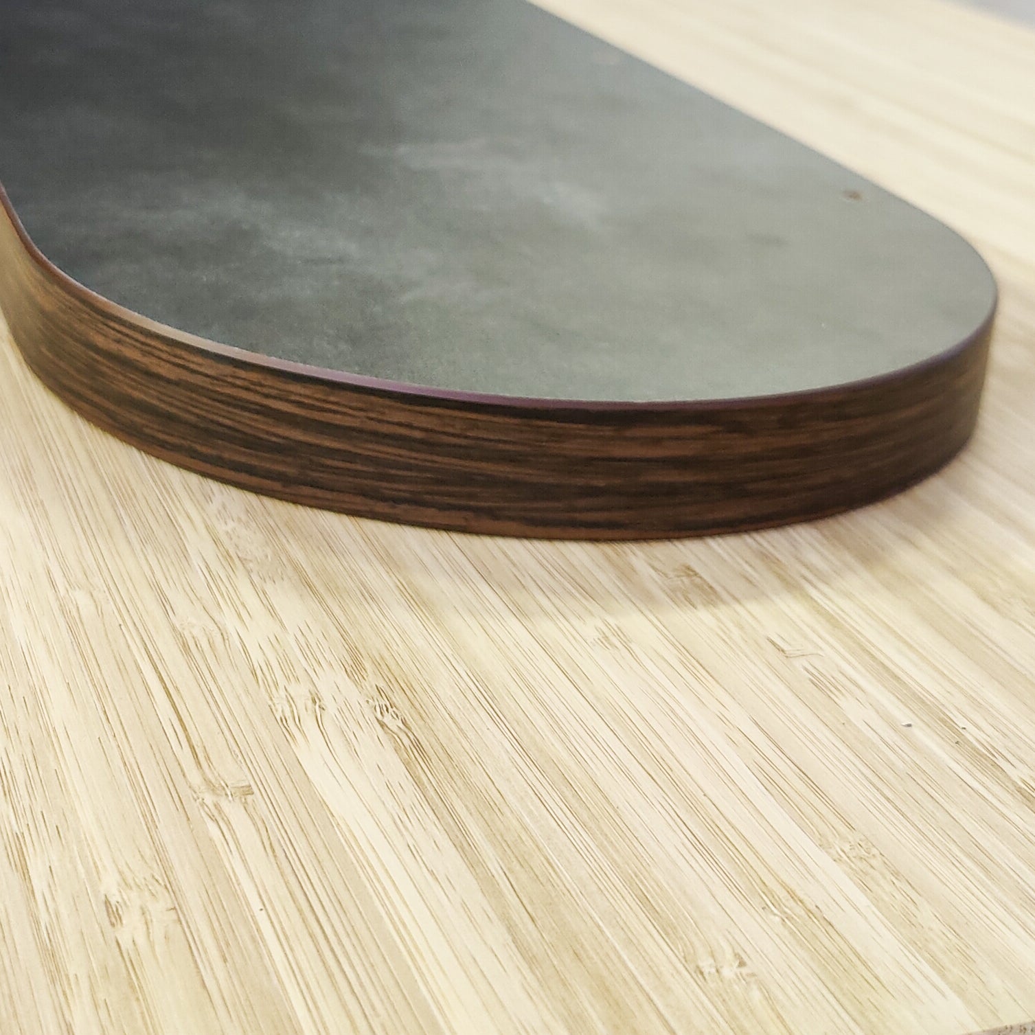 Tablette de rangement pour les modèles Adria DL et DC à partir de 2021 avec Face to Face