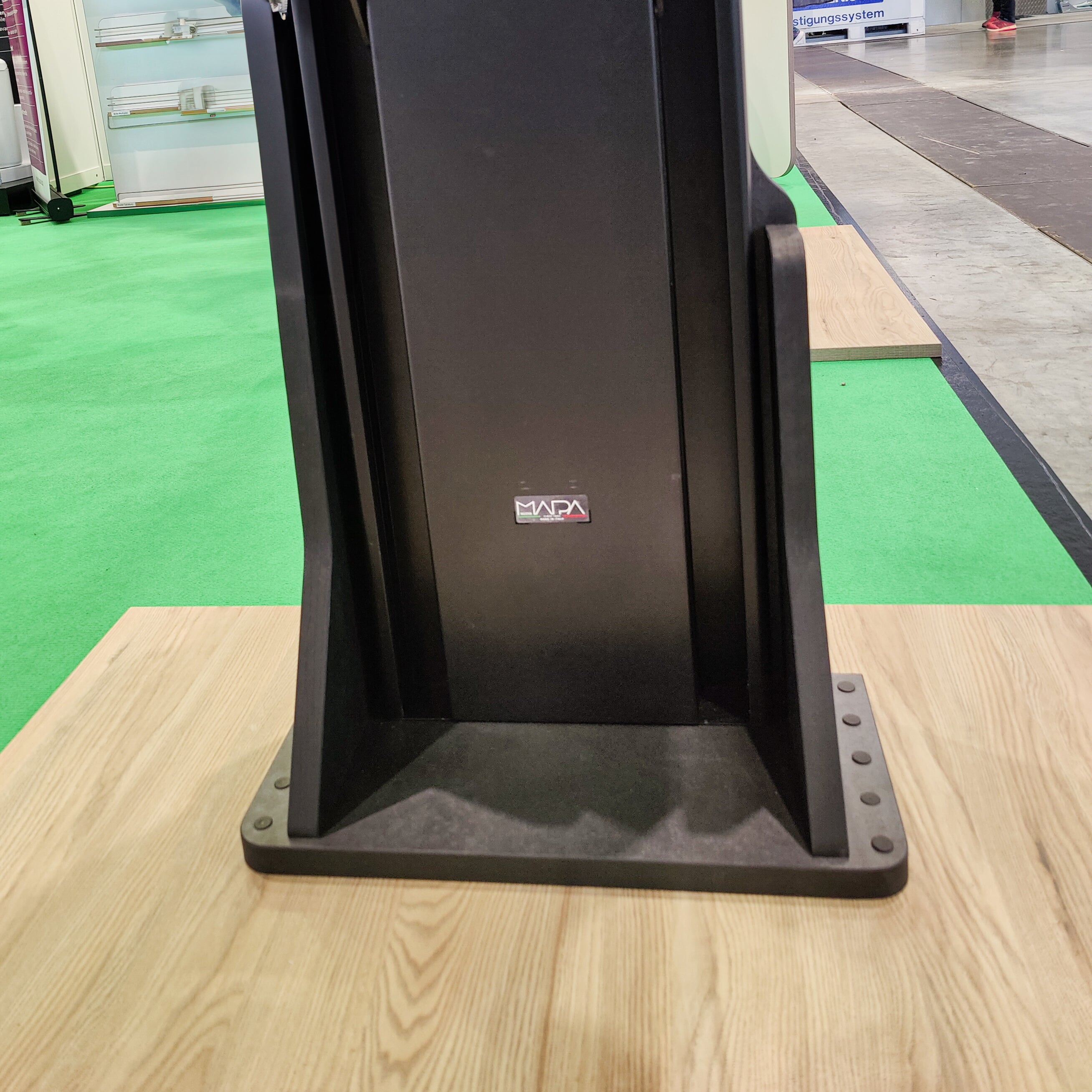 Table flottante pour fourgons et camping-cars