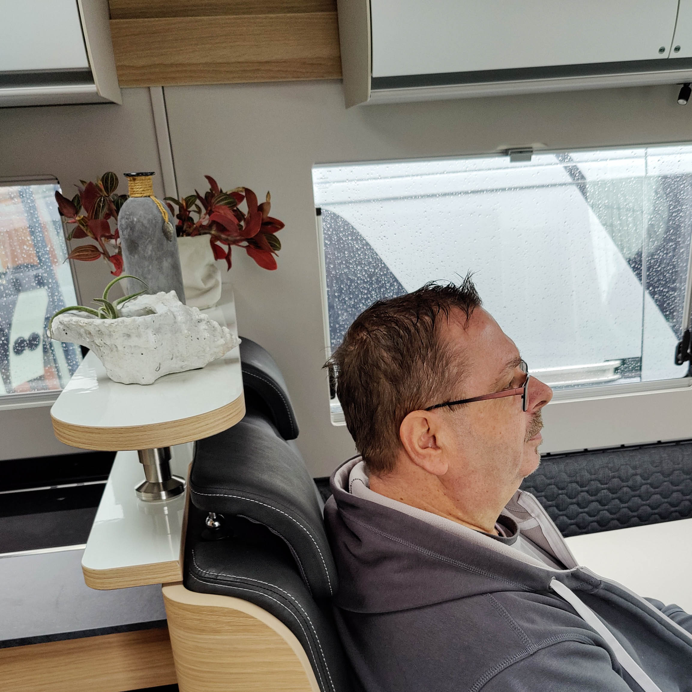 Tablette de rangement en 2 parties pour les modèles Adria à partir de 2021