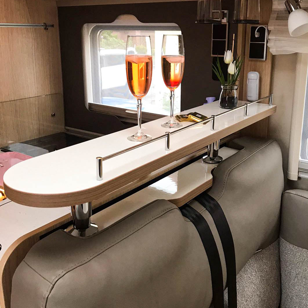 3044-2-pièces Tablette pour modèles Hymer - blanc brillant avec chants en cerisier/havane / avec tringle