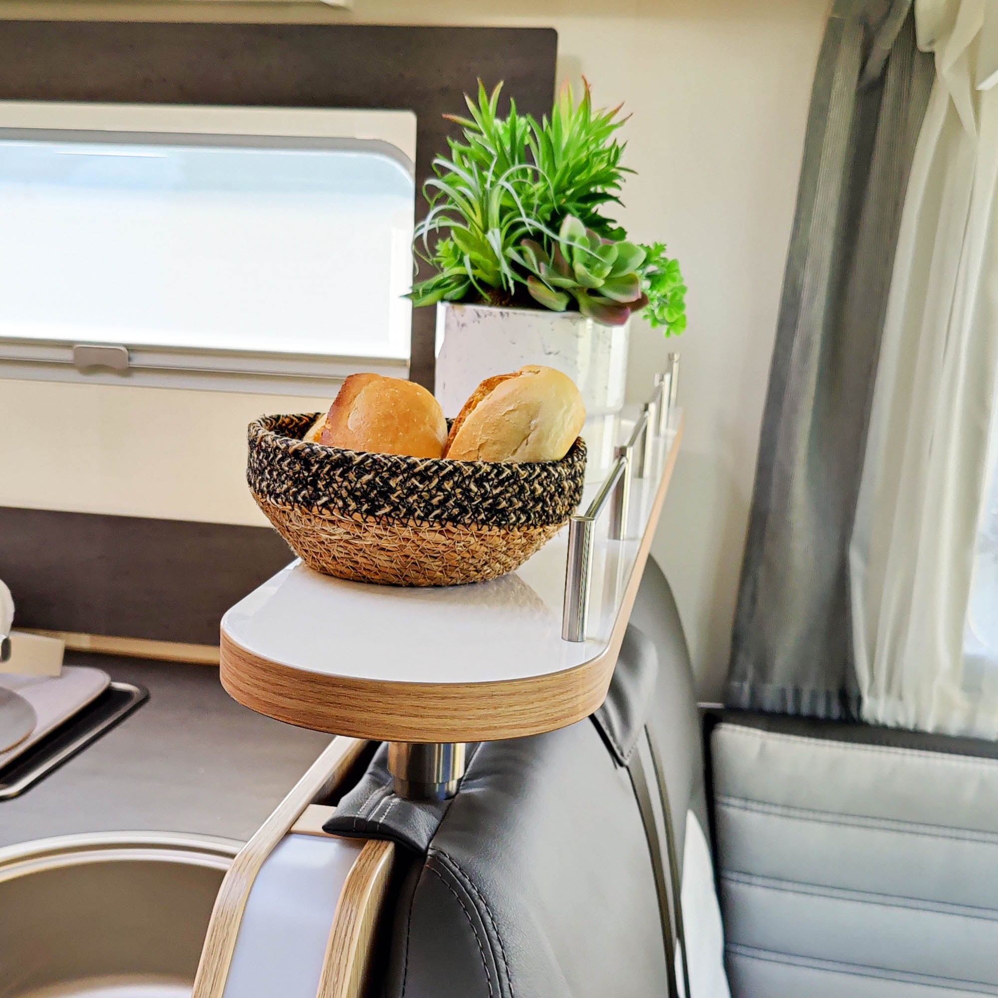 3443 Tablette pour Sunlight à partir de l'année modèle 2023 - Blanc brillant avec chants en orme Salisbury / avec tringle