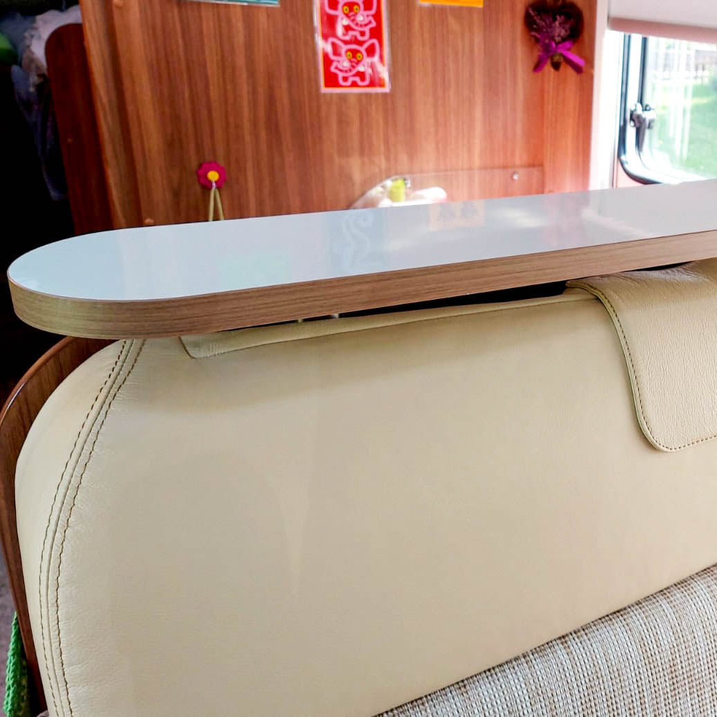 3363 Tablette pour modèles Sunlight de 2016 à 2018 - Blanc brillant avec chants en cerisier/havane / sans rails