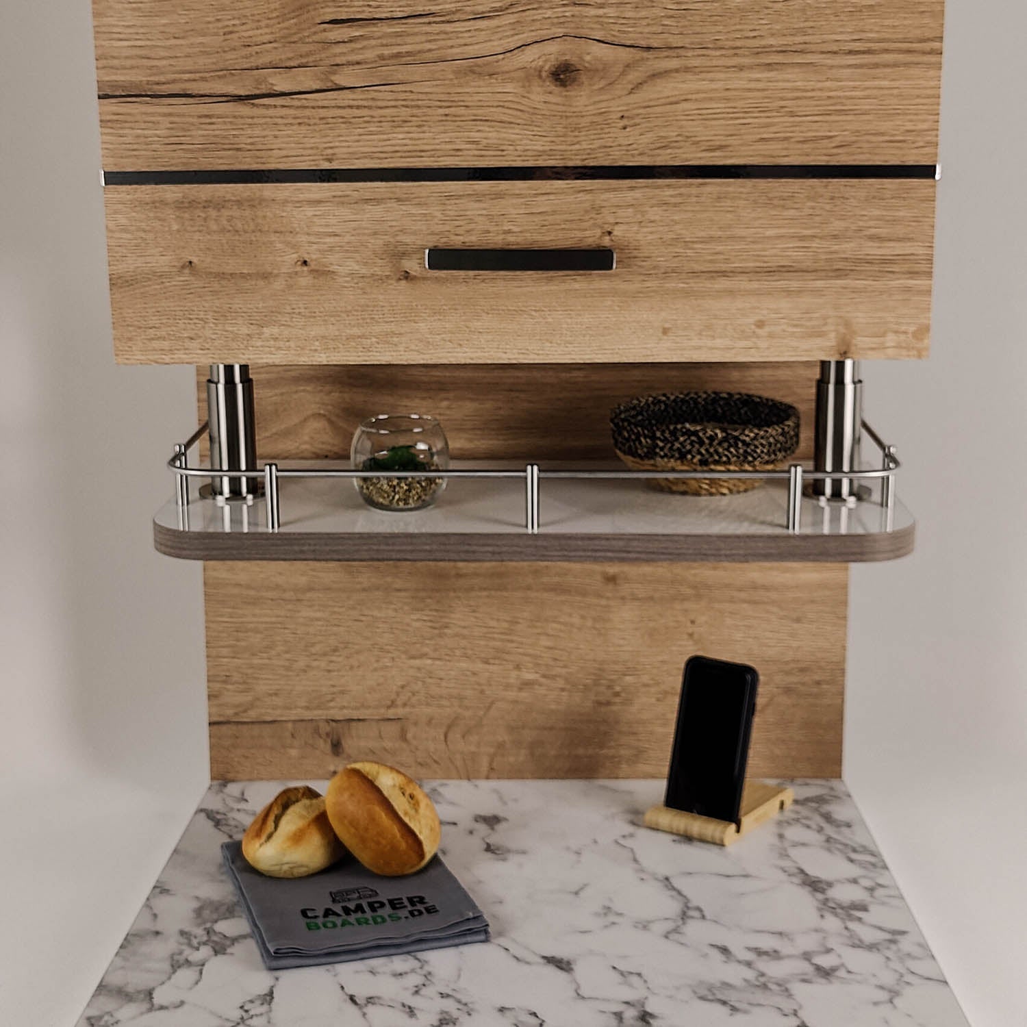 #couleur_blanc brillant avec chant en orme truffé