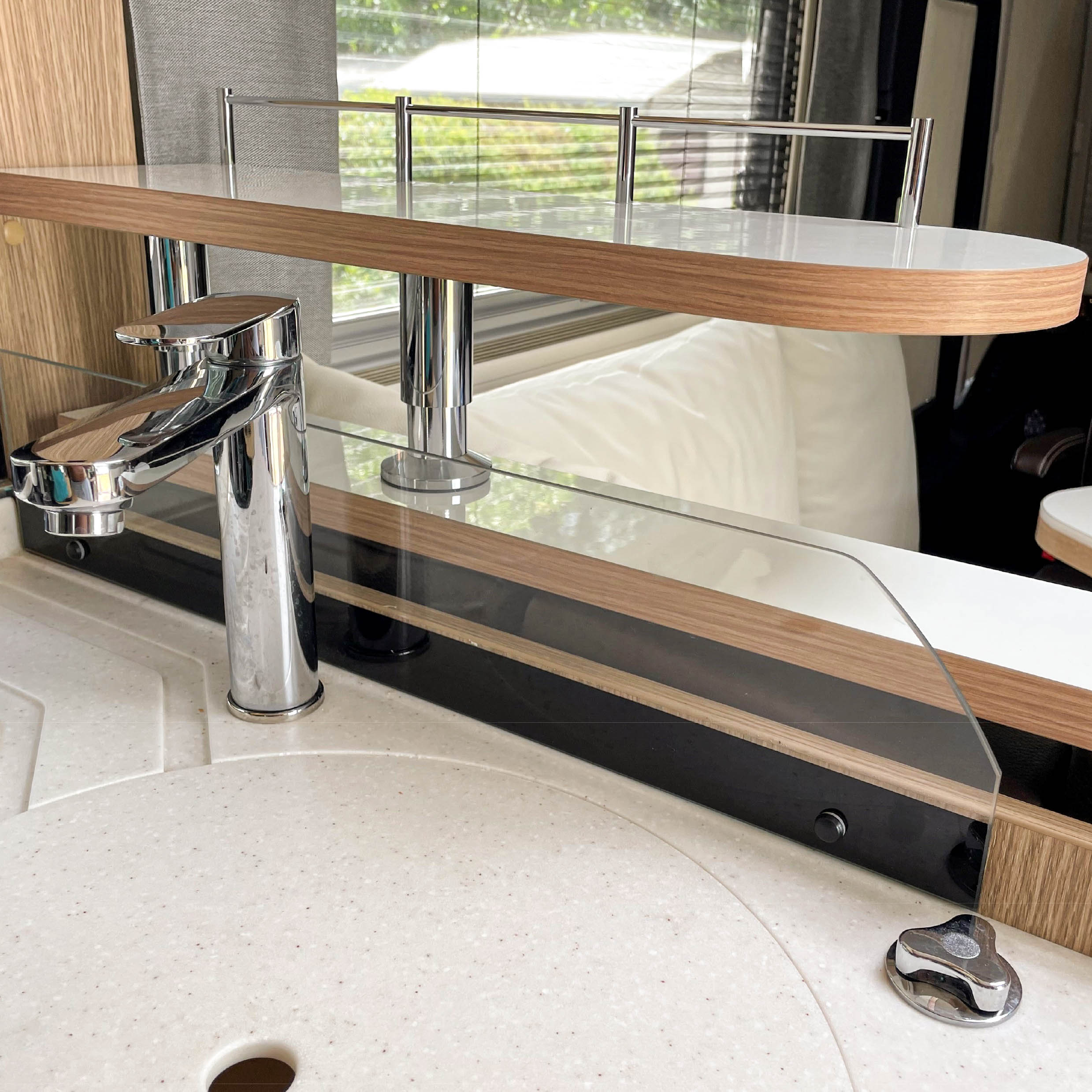 Tablette Niesmann avec tringle et orme Salisbury