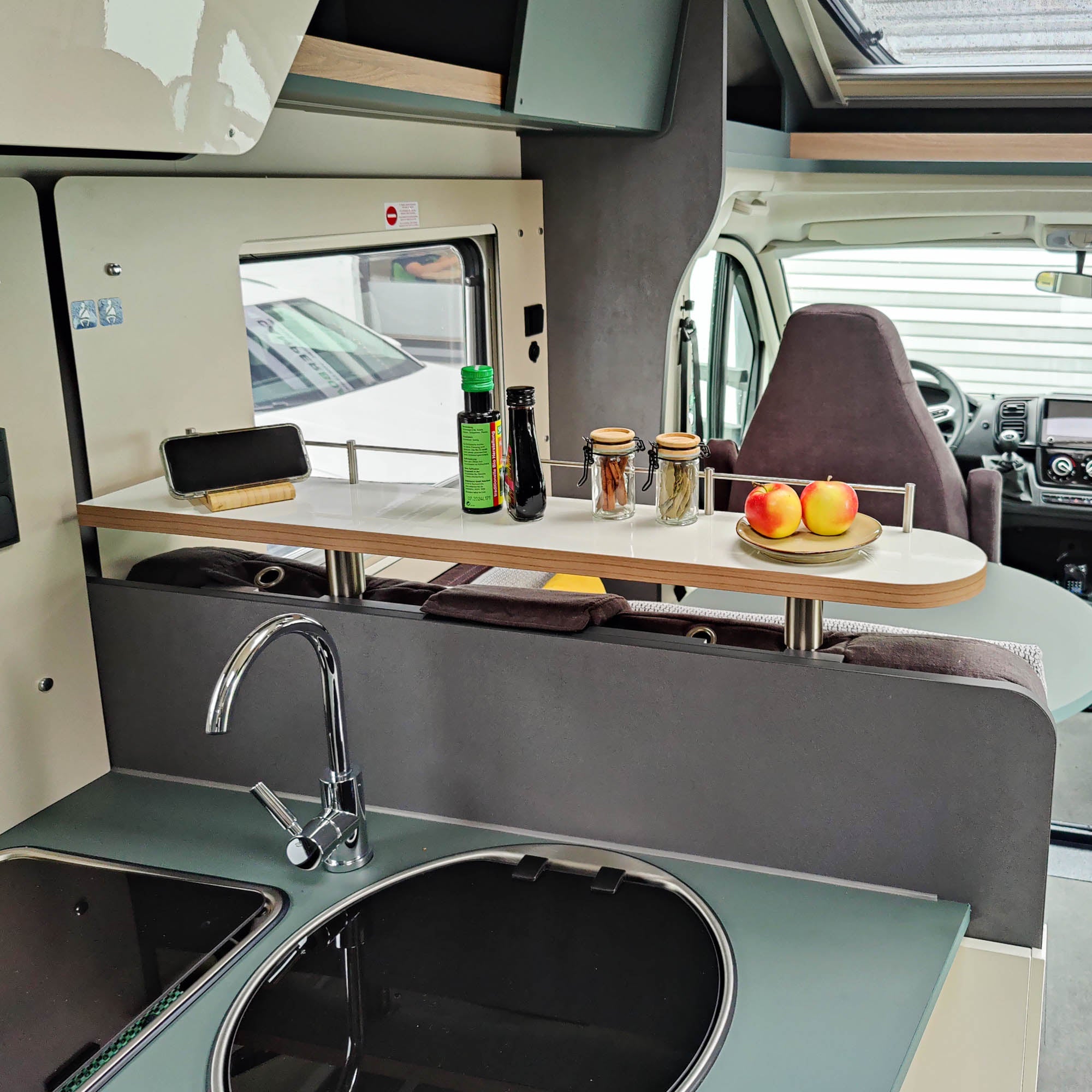 Laika Board avec rampe pour cuisine de camping-car