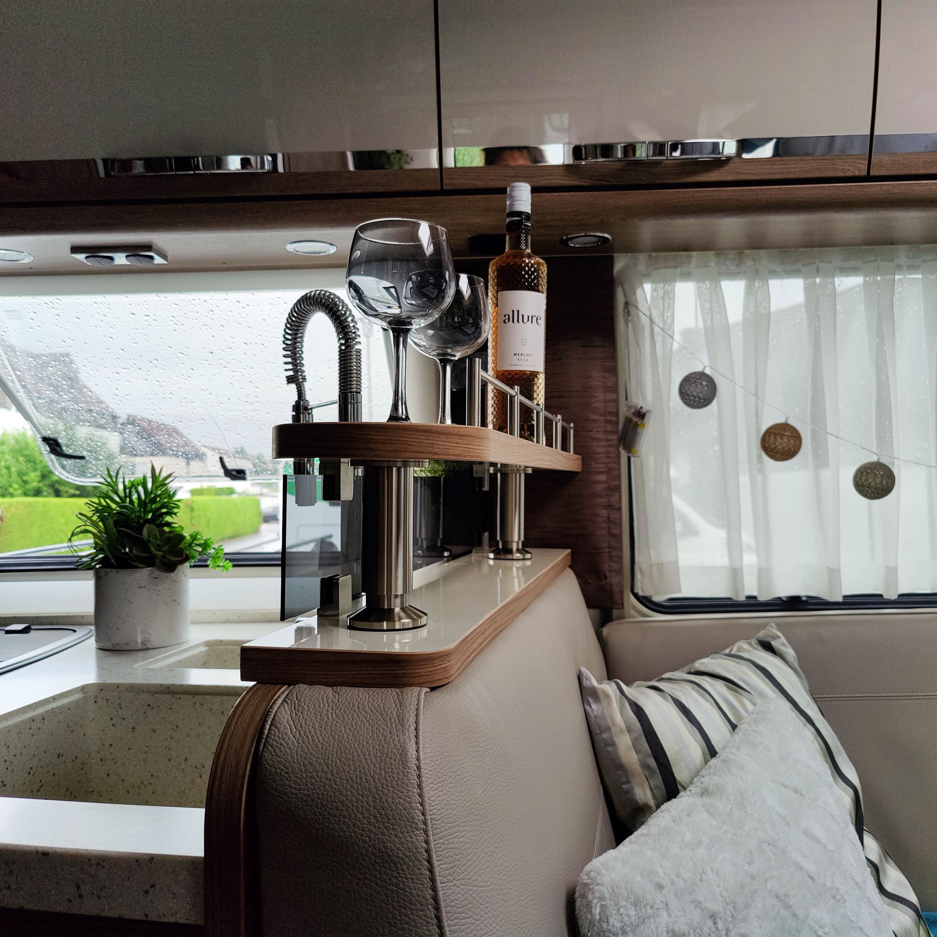 Variante de couleur KH Morelo Board avec rambarde