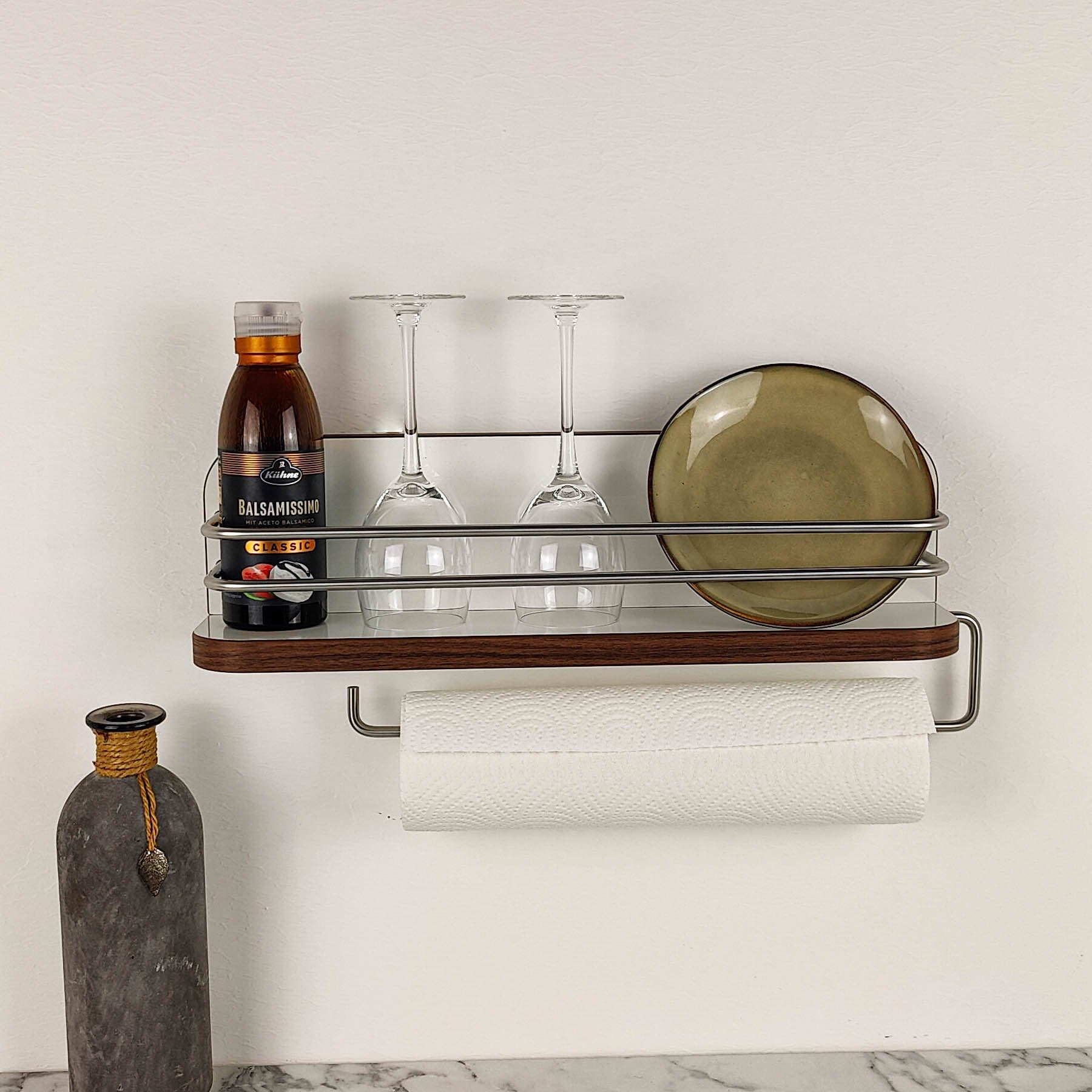 #couleur_blanc_brillant avec bord en Madison Walnut et rampe en acier inoxydable