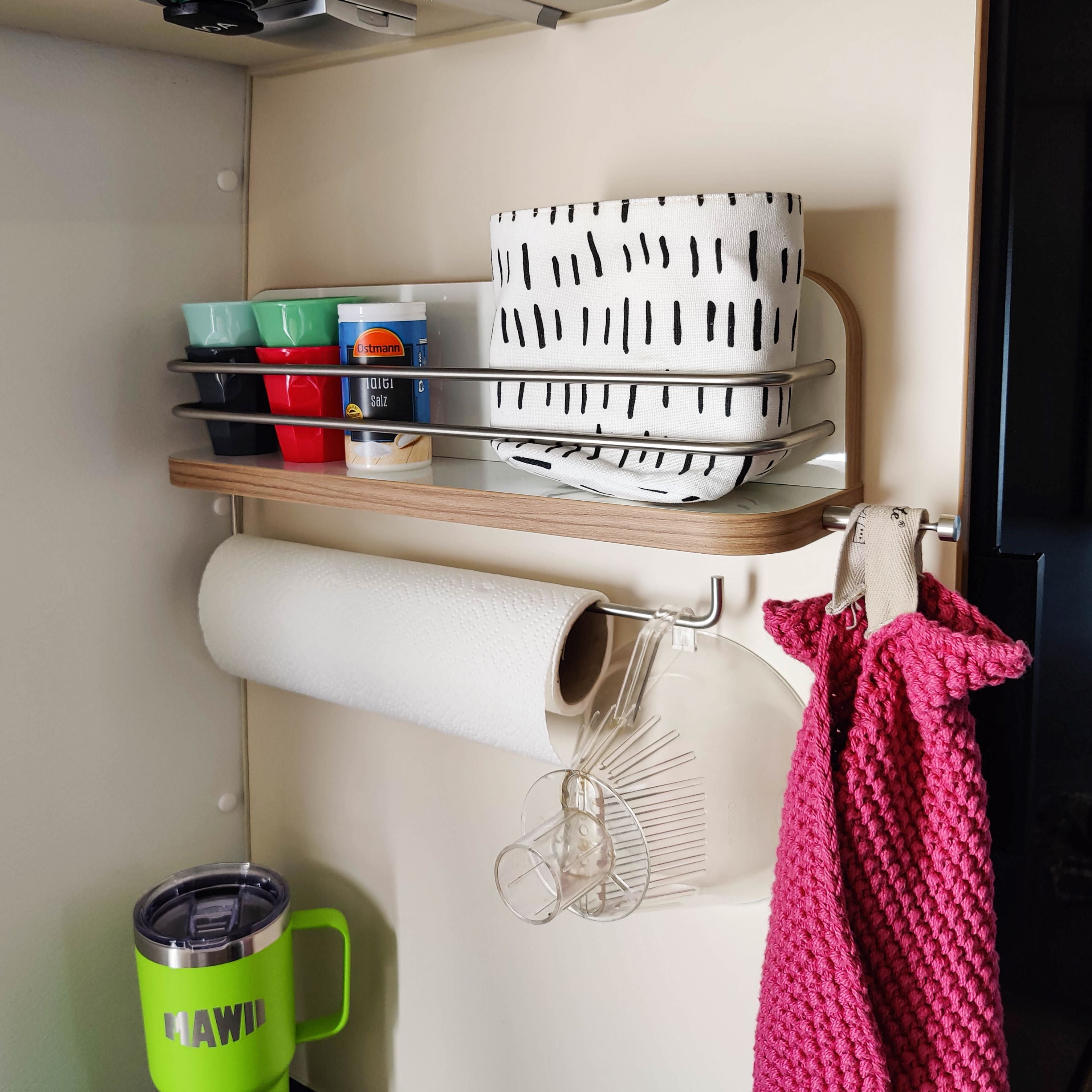 #couleur_blanc_brillant_avec_chant_cerise/havane_et_rail_inox