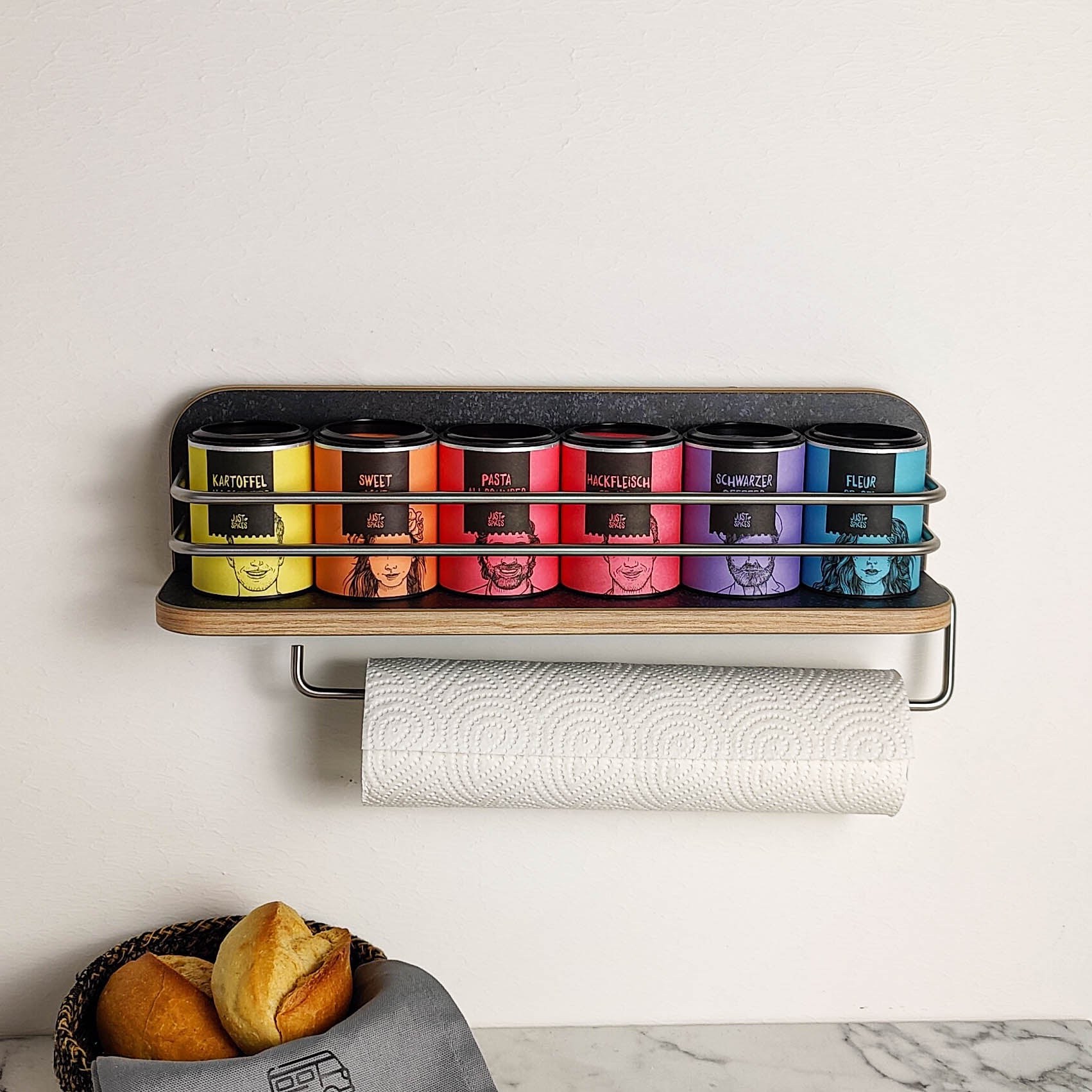 #couleur_Terrazzo Nero avec bord en orme Salisbury et rampe en acier inoxydable