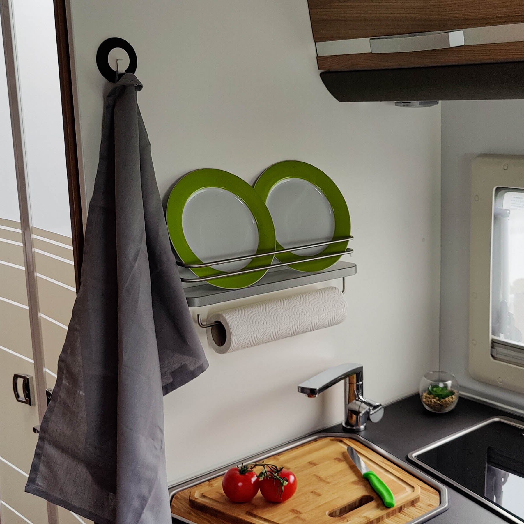 #couleur_blanc_brillant_avec_chant_gris/anthracite_et_rail_inox