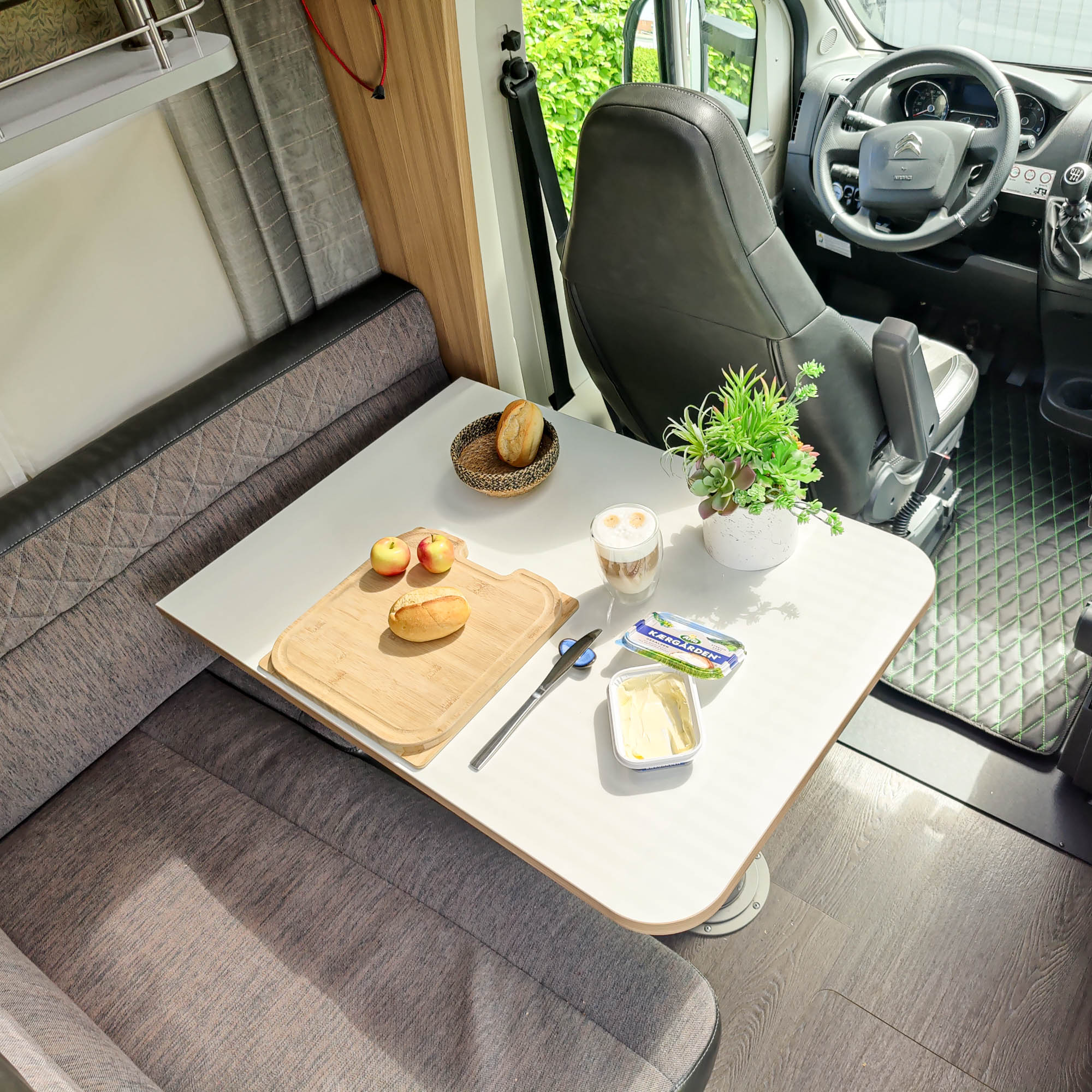 Variante camping-car Plateau de table avec deux rayons