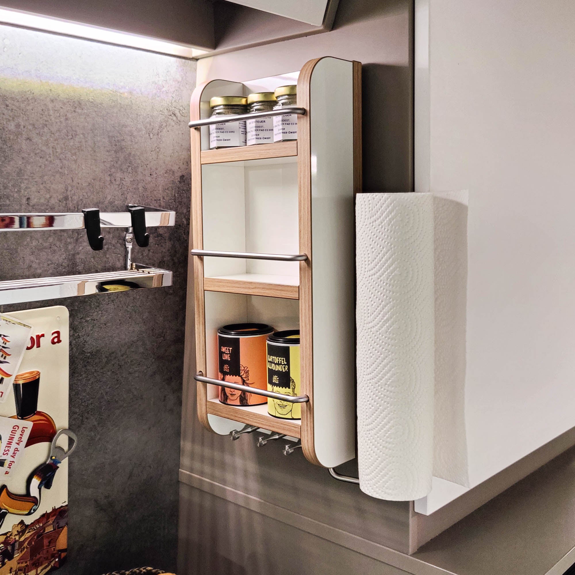 #couleur_blanc_brillant avec bord en orme Salisbury et rampe en acier inoxydable