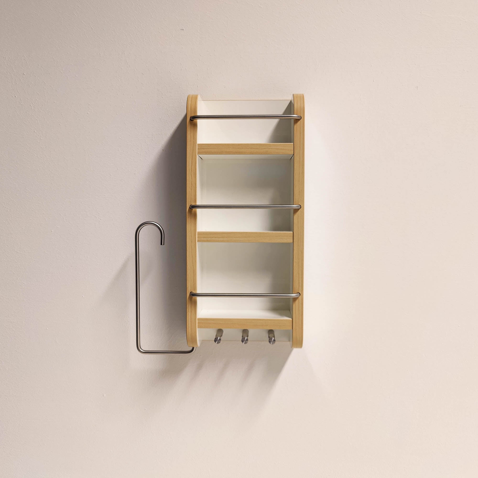 #couleur_blanc brillant avec chant en érable clair