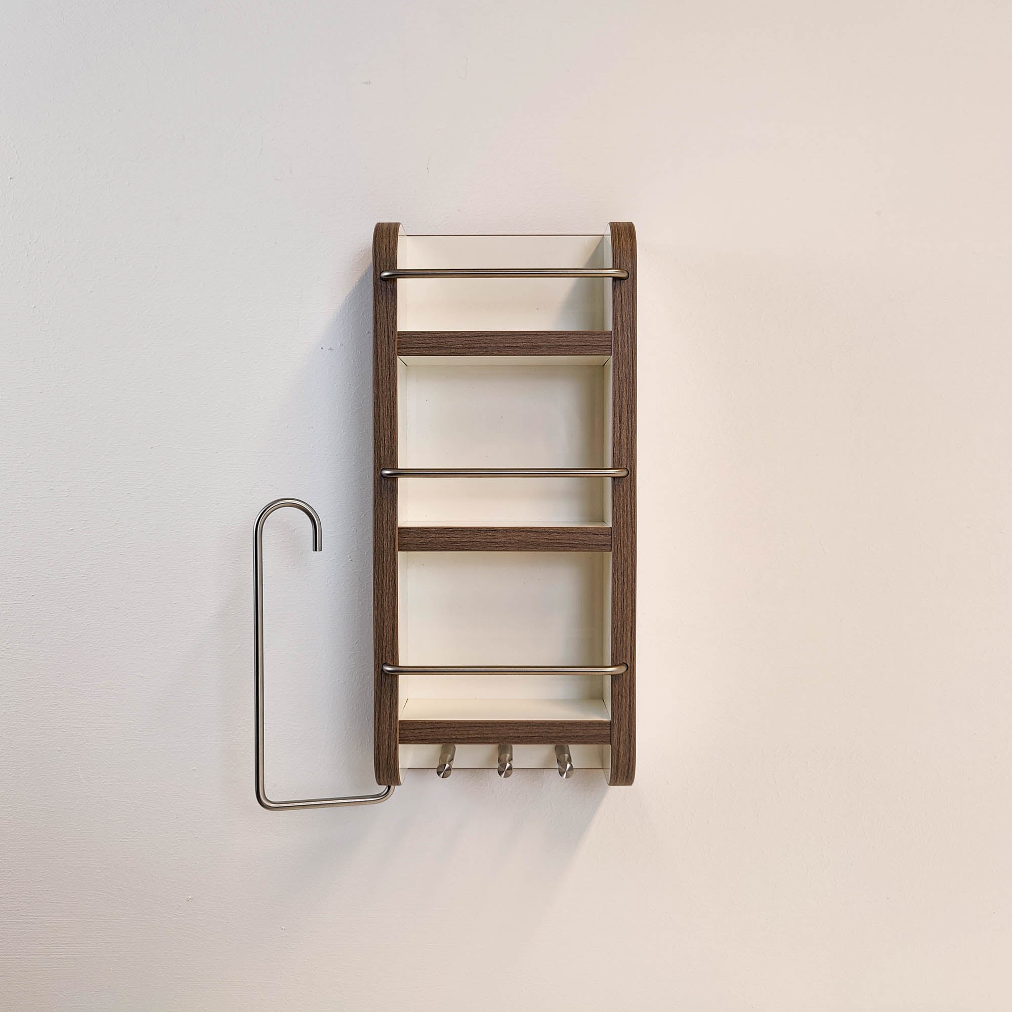 #couleur_blanc brillant avec chant Madison Walnut