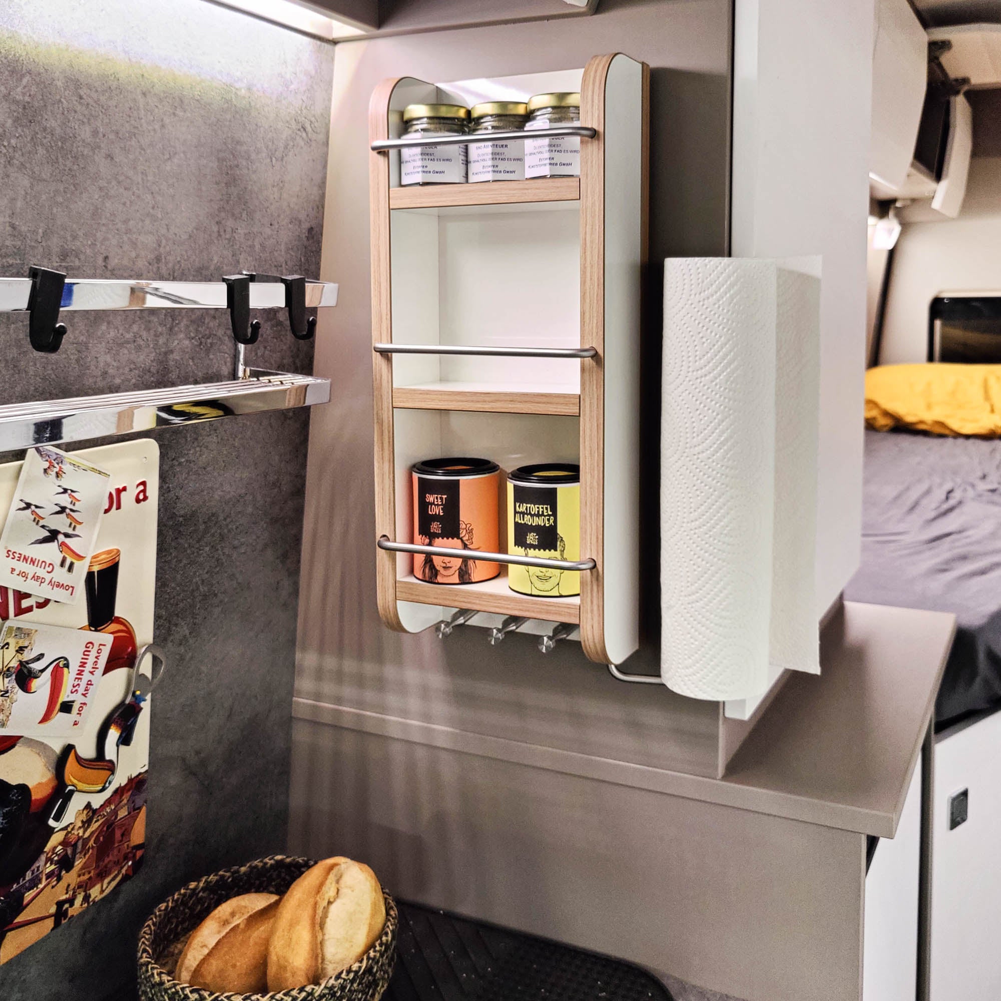 #couleur_blanc brillant avec chant en orme Salisbury