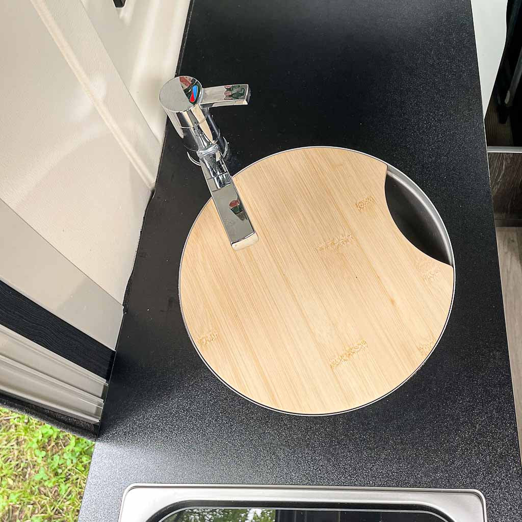 Planche à découper avec couvercle d'évier pour Westfalia sur base VW Crafter