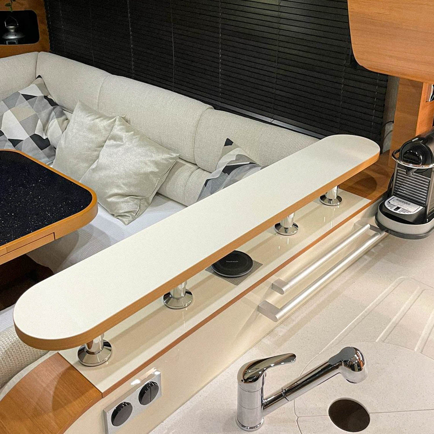 Tablette de rangement pour les modèles Concorde Carver