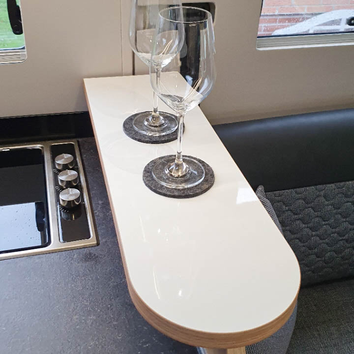 Tablette de rangement pour les modèles Adria DL et DC à partir de 2021 avec Face to Face