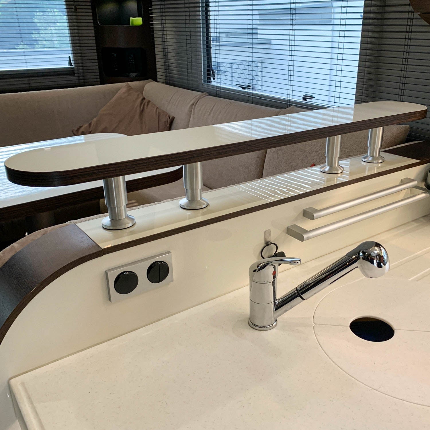 Tablette de rangement pour les modèles Concorde Carver