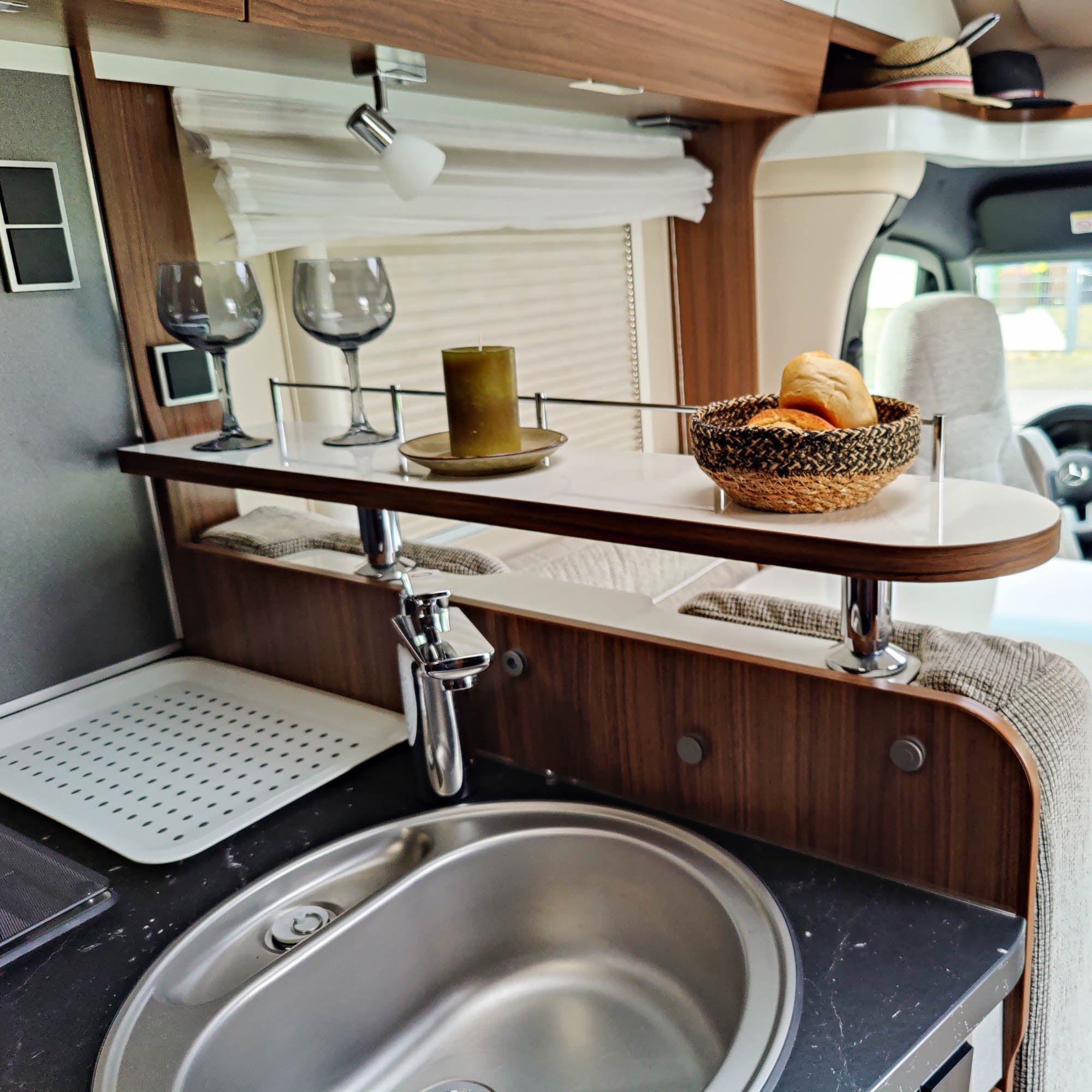 Tablette de rangement en 2 parties pour les modèles Hymer