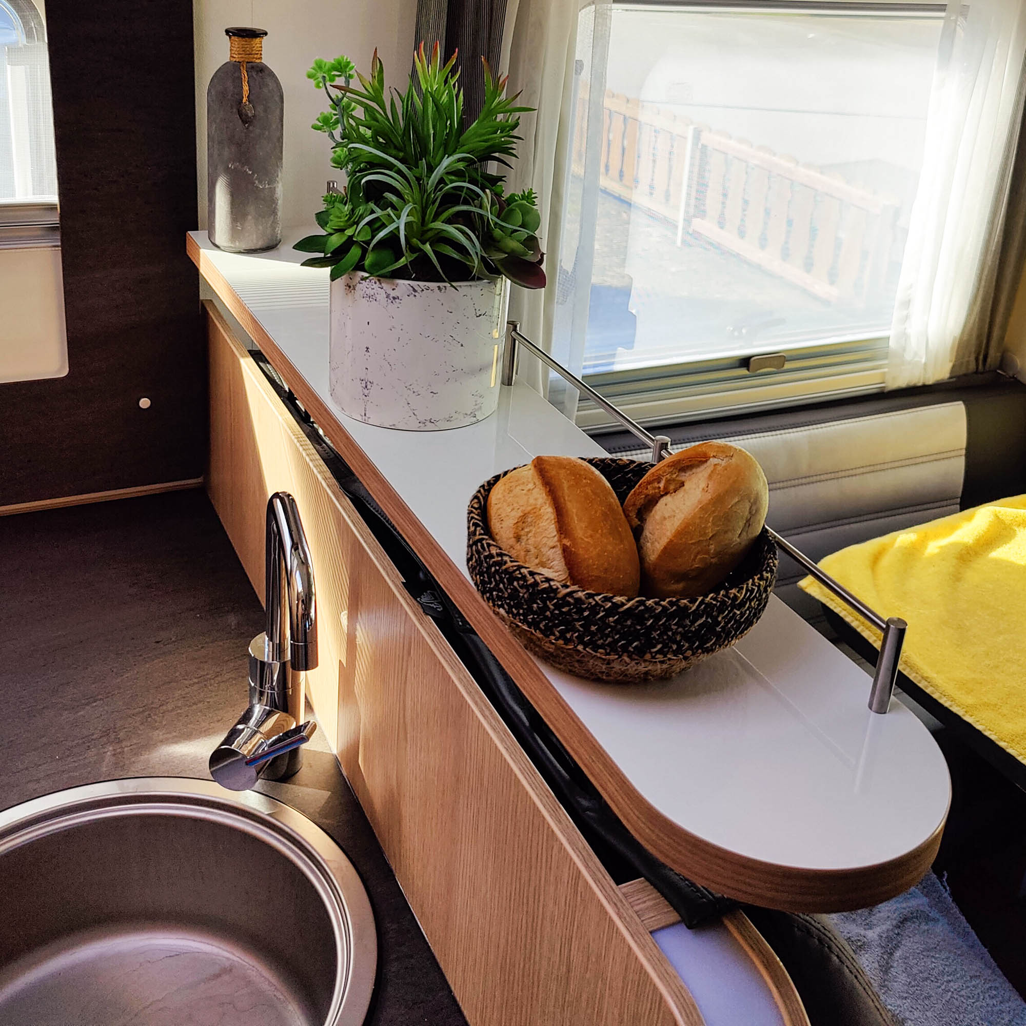 Tablette de rangement pour Sunlight à partir de l'année modèle 2023