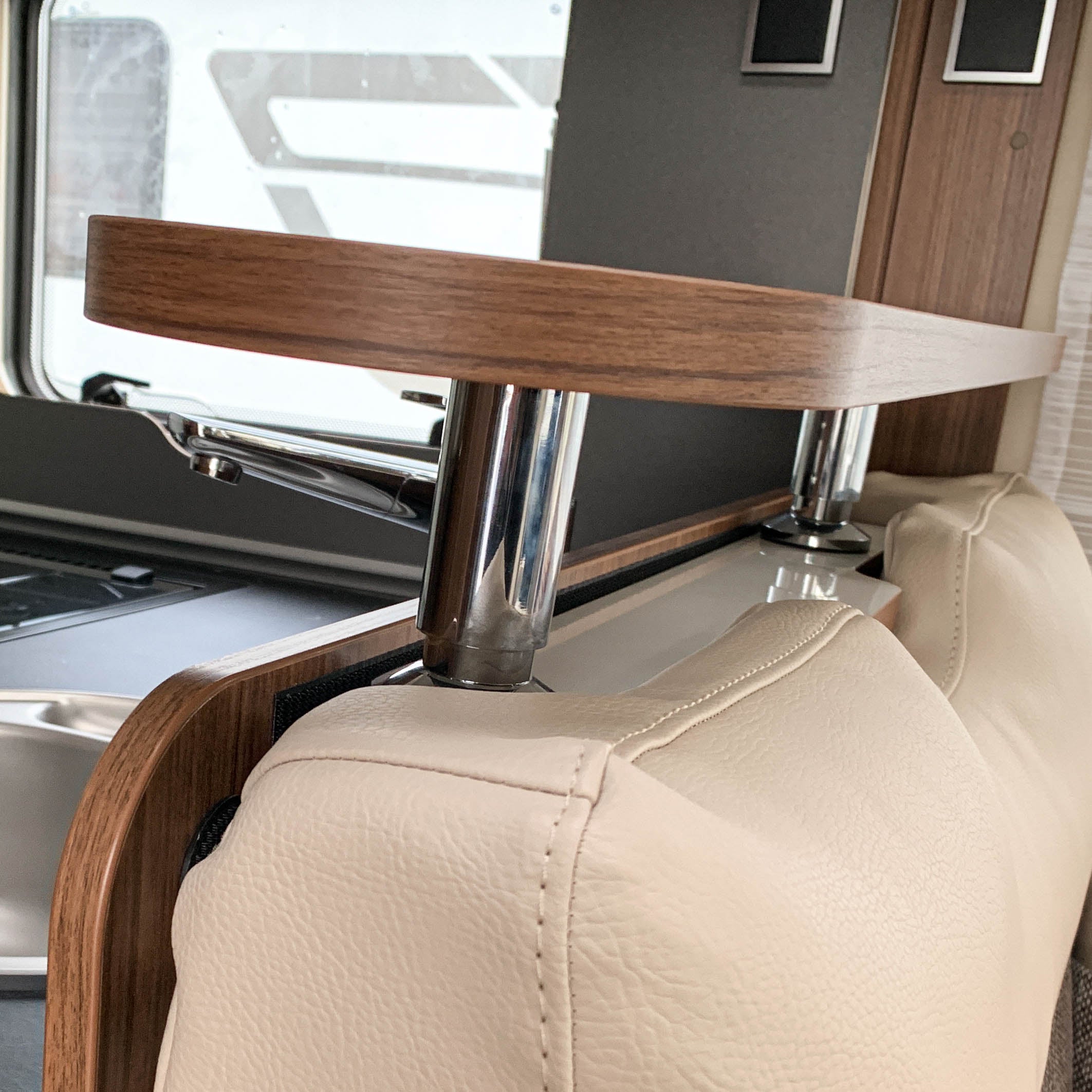 Tablette de rangement en 2 parties pour les modèles Hymer