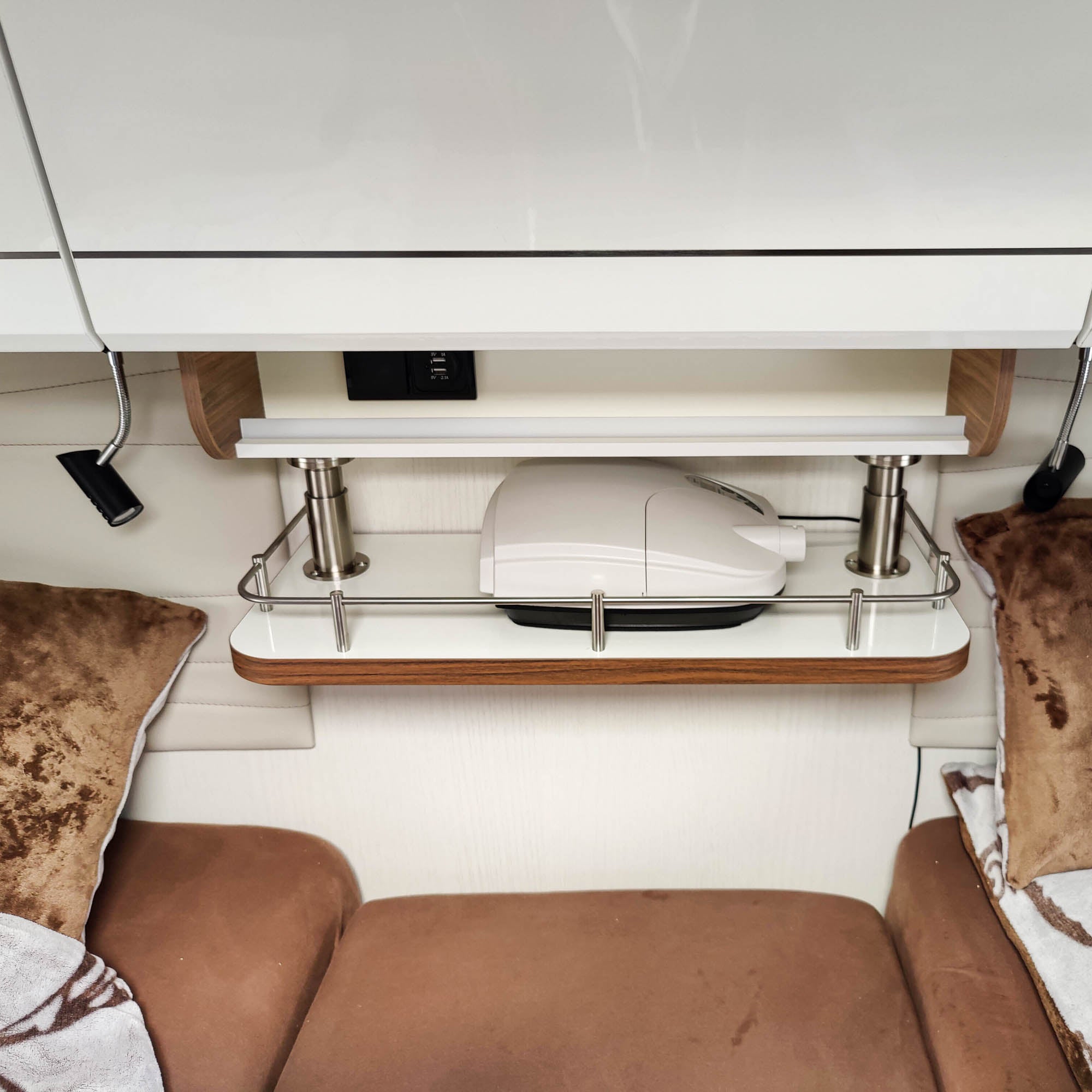 #couleur_blanc brillant avec chant Madison Walnut