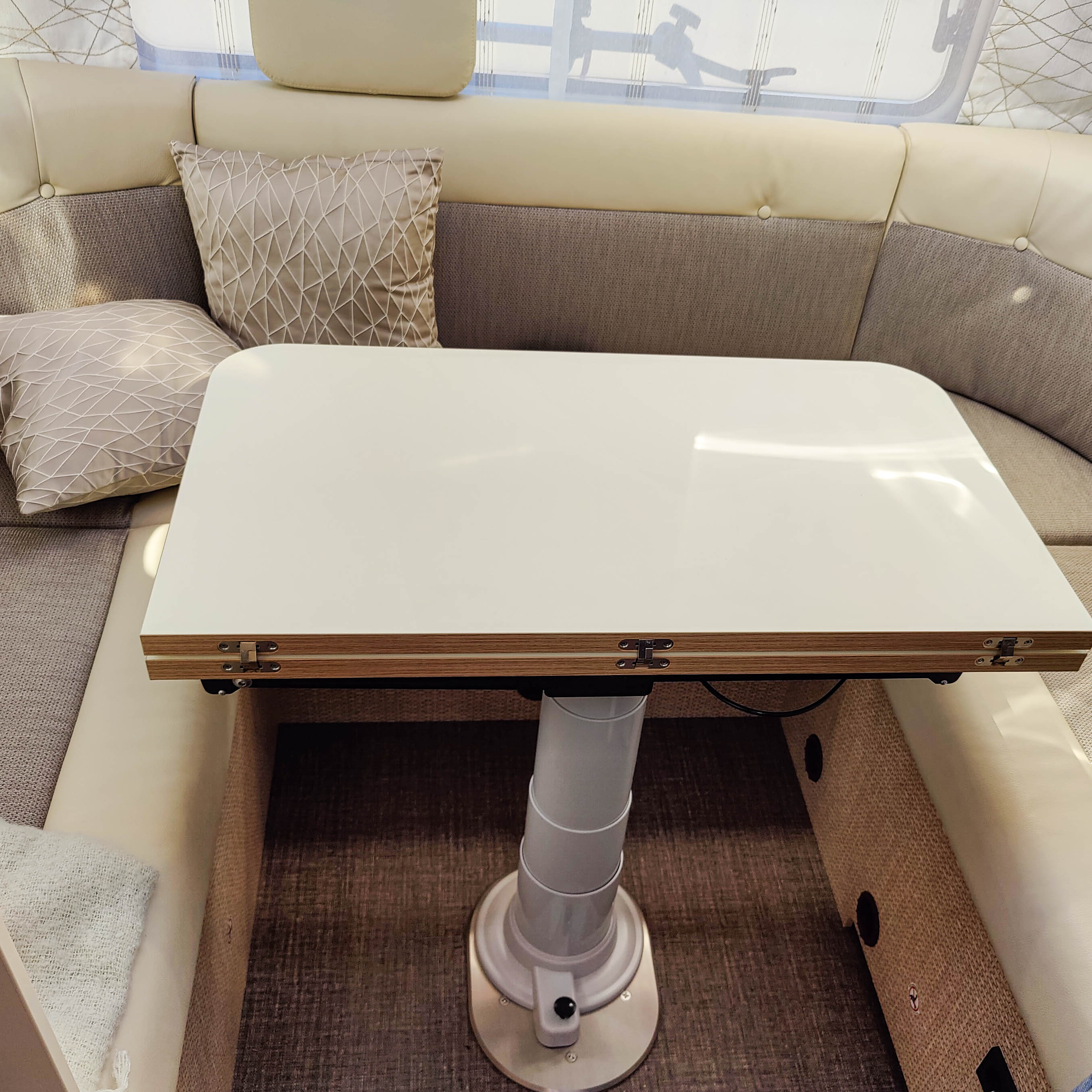 Piètement de table Nuova Mapa avec colonne réglable en hauteur pour plateaux rabattables